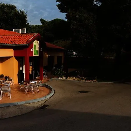 Hotel Campanile Lisboa Sud - 3*