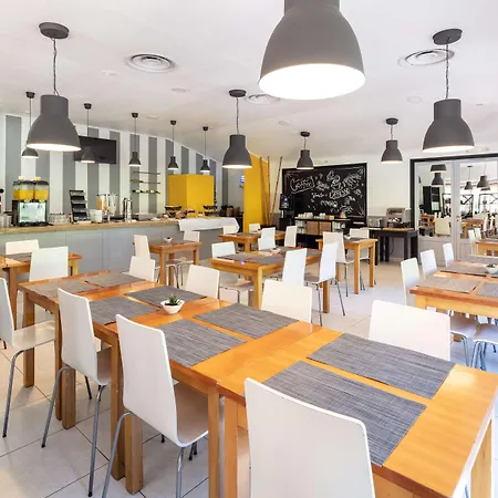 Hotel Campanile Lisboa Sud - 3*