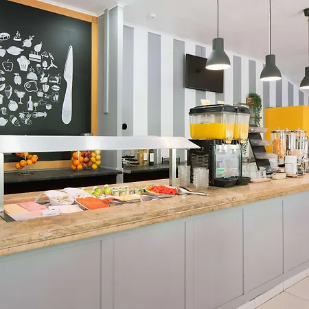 Campanile 3* 세투발